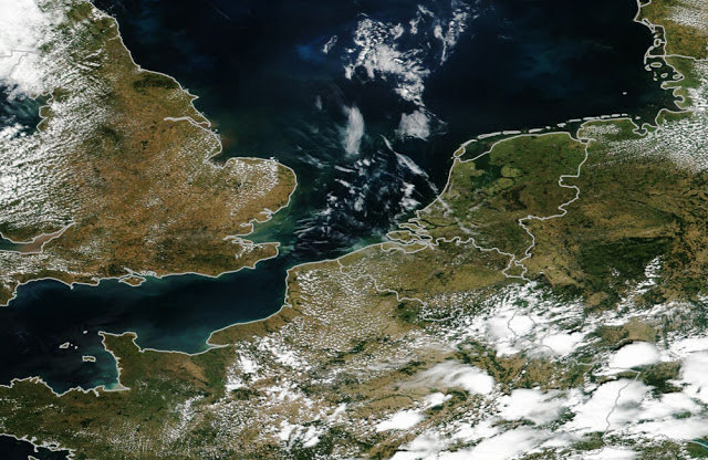 Parched landscape of Europe during the 2018 drought. Image credit: NASA, CC0
https://cabot-institute.blogspot.com/2020/10/is-europe-heading-for-more-drought.html